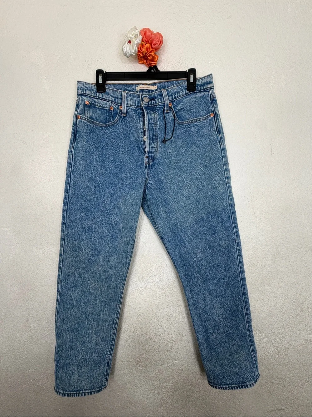 Levi's Premium Wedgie Straight Jeans Size 31 Light Wash High Rise Button Fly